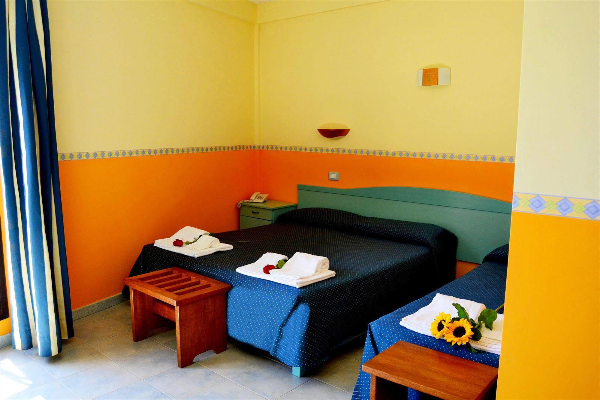 Hotel Costa Antiga Castelsardo Bagian luar foto