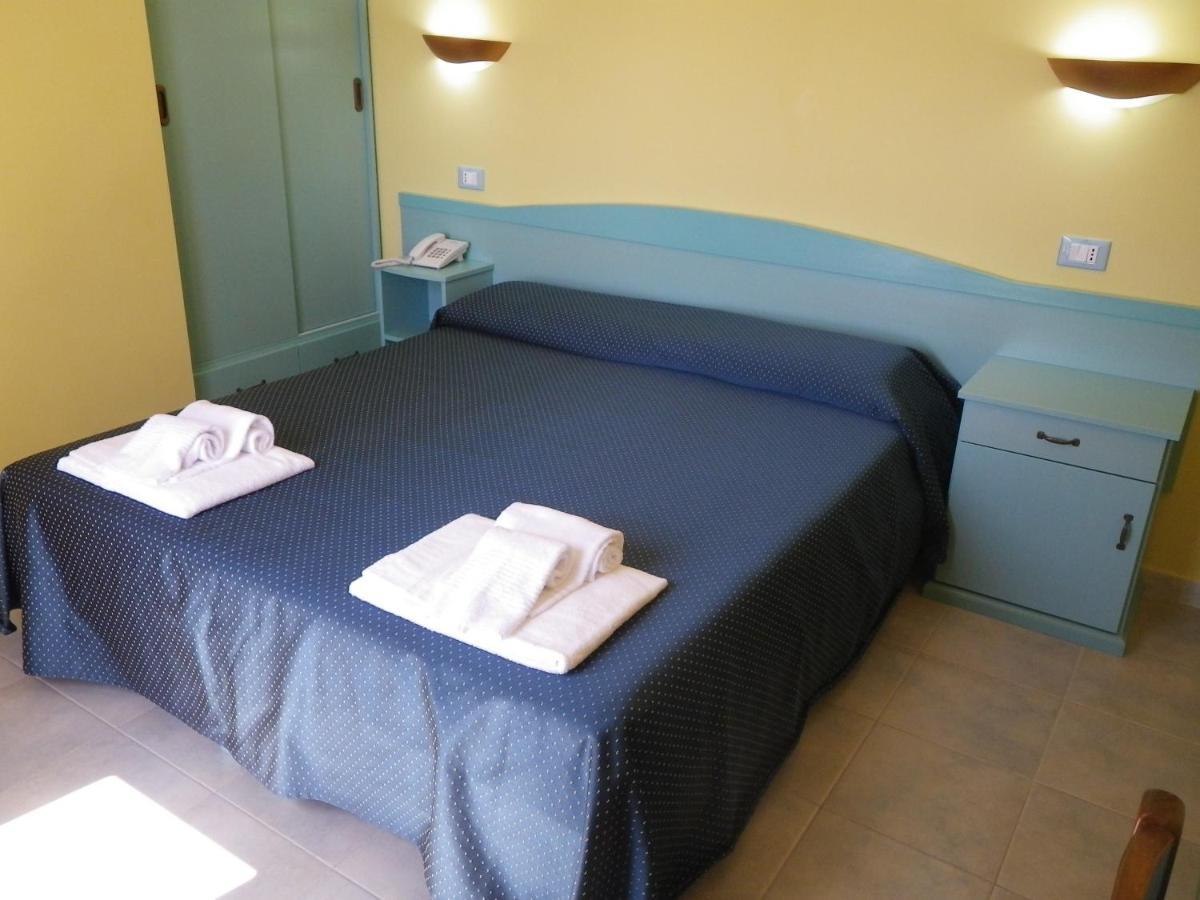 Hotel Costa Antiga Castelsardo Bagian luar foto